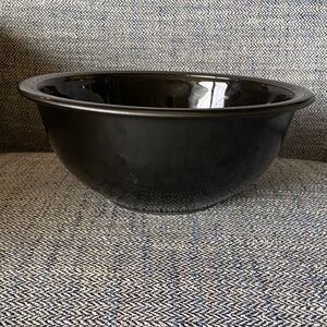 Pyrex Black Mixing Bowl 1.5 liters
